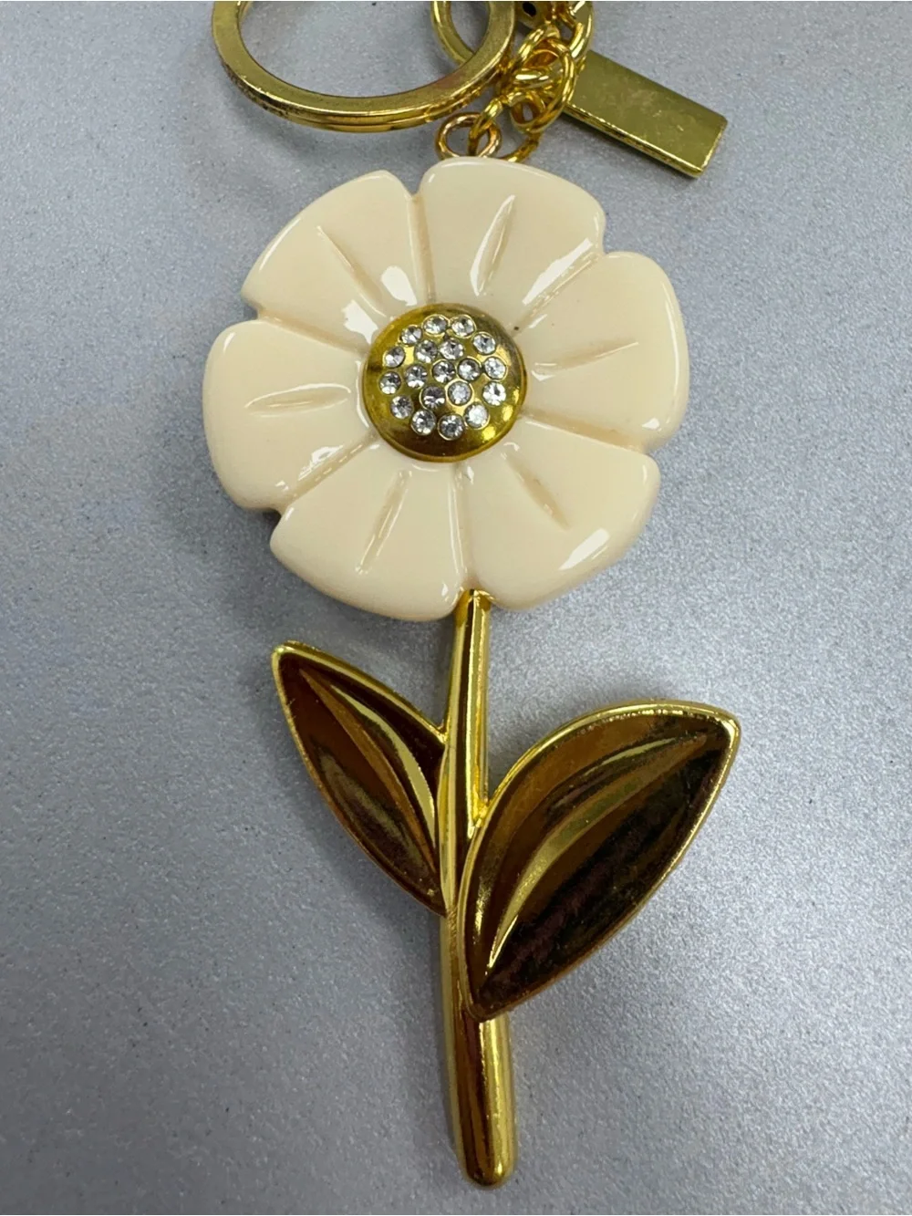 Floral Crystal Center Keychain Charm - Cream & Gold